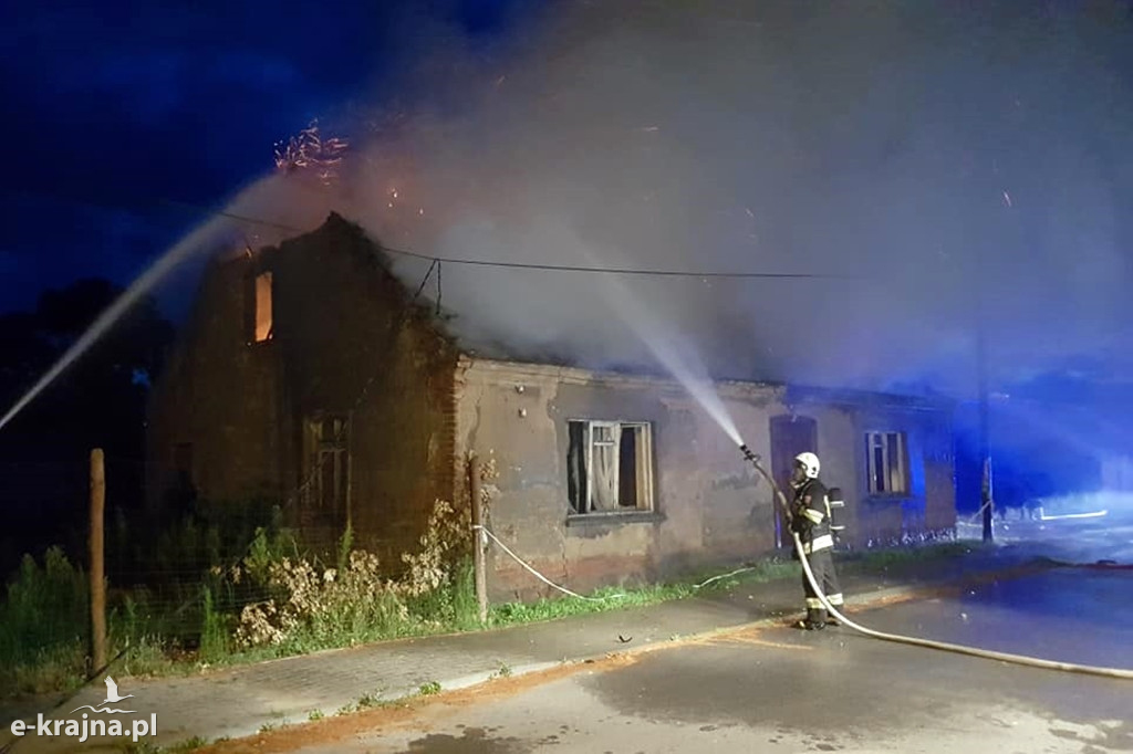 Nocny pożar w Mąkowarsku