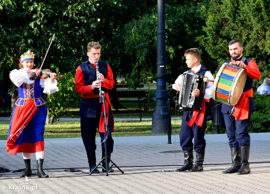 Polskie tańce ludowe i samba