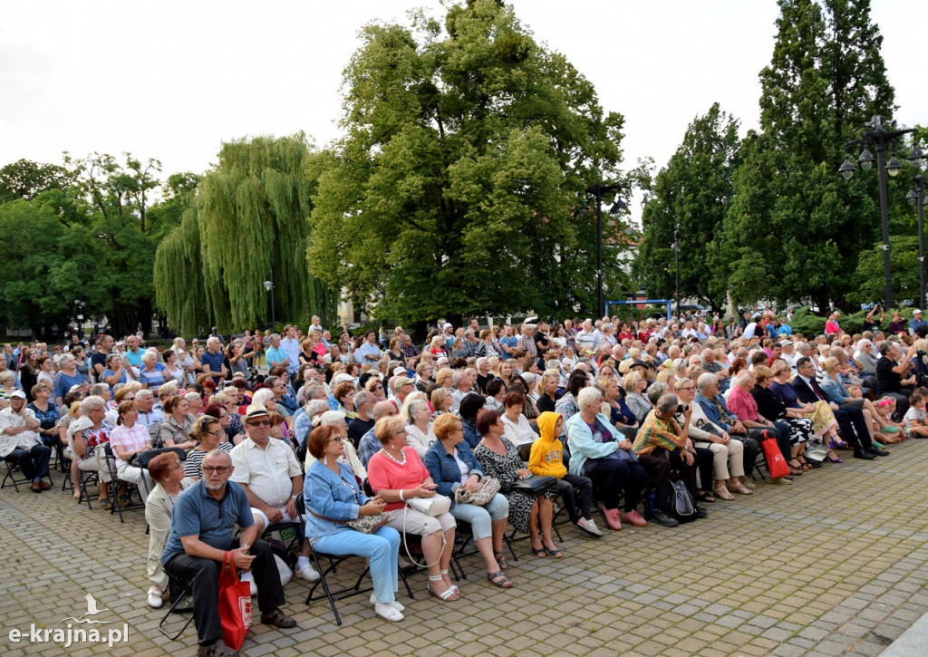 Polskie tańce ludowe i samba