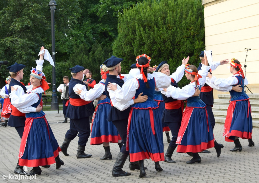 Polskie tańce ludowe i samba