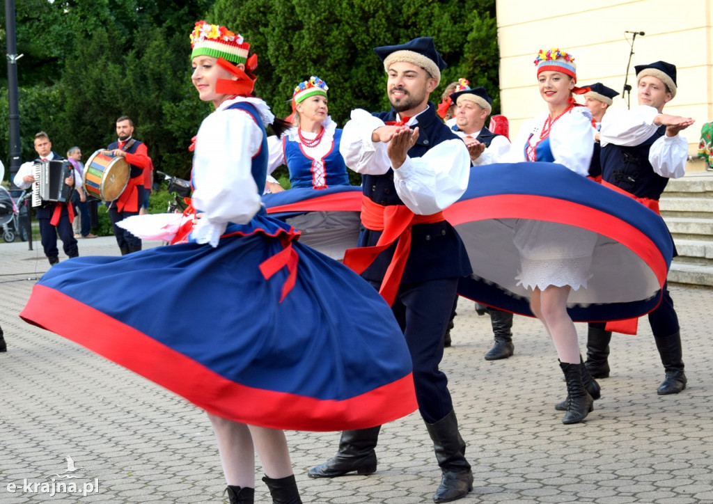 Polskie tańce ludowe i samba