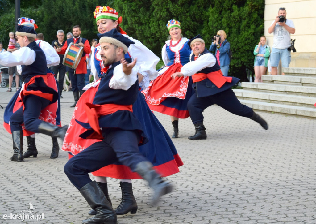 Polskie tańce ludowe i samba