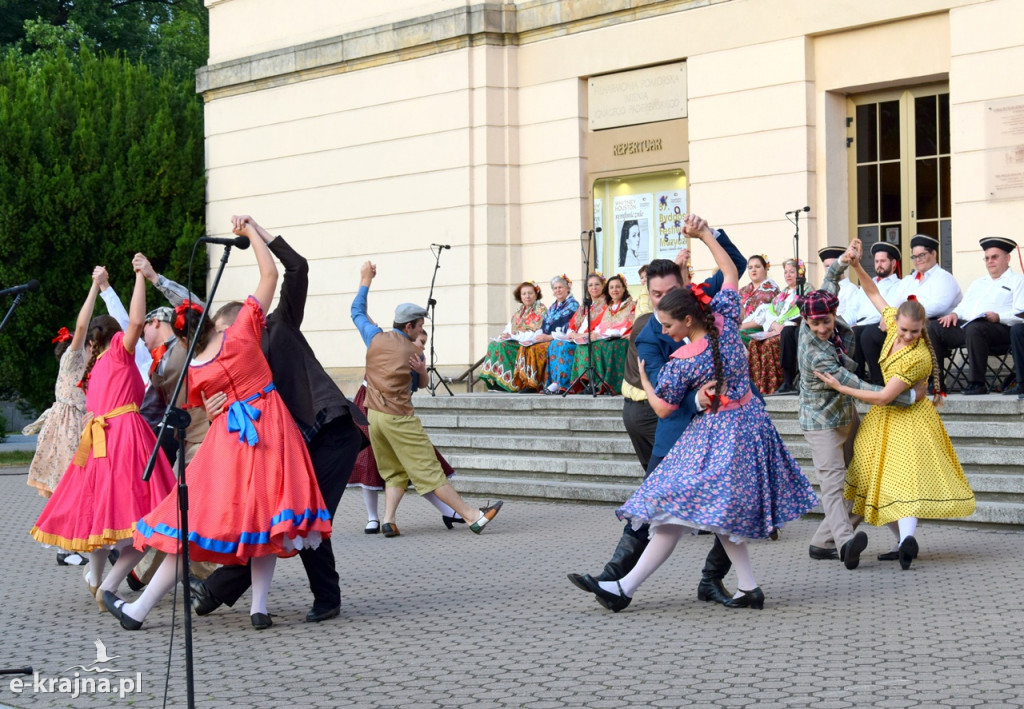 Polskie tańce ludowe i samba