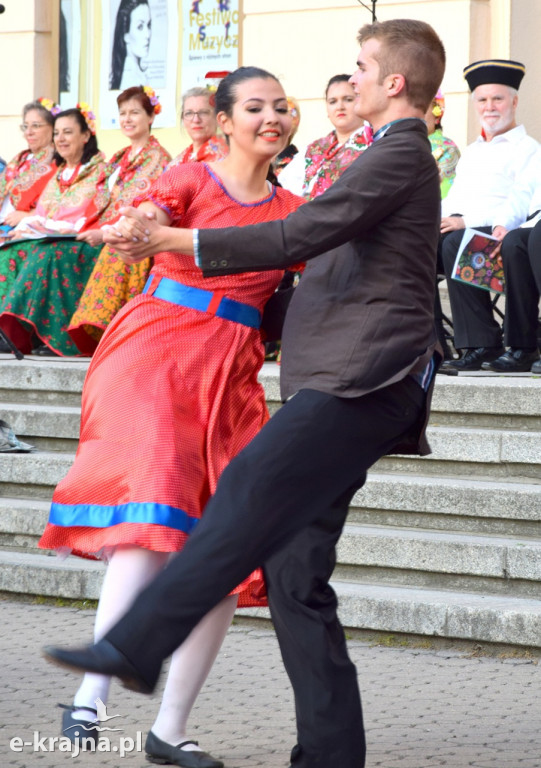 Polskie tańce ludowe i samba