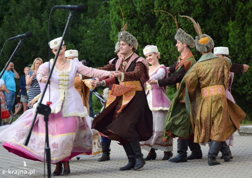 Polskie tańce ludowe i samba