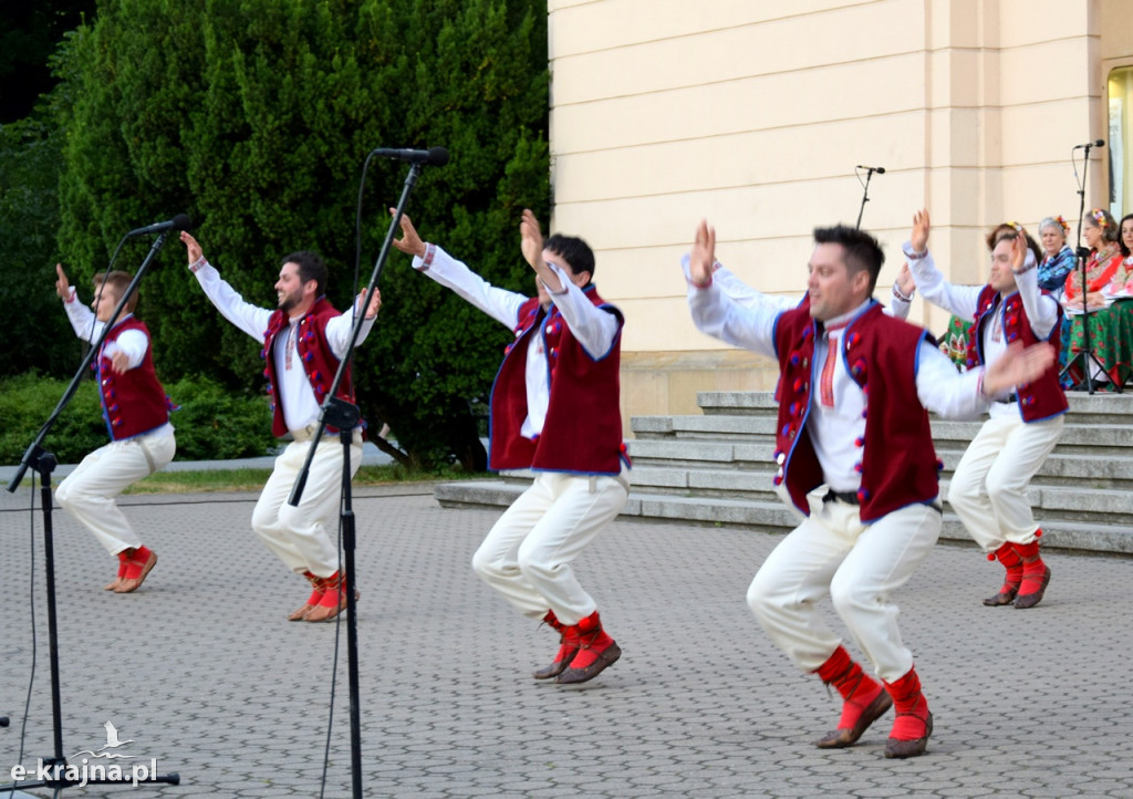 Polskie tańce ludowe i samba