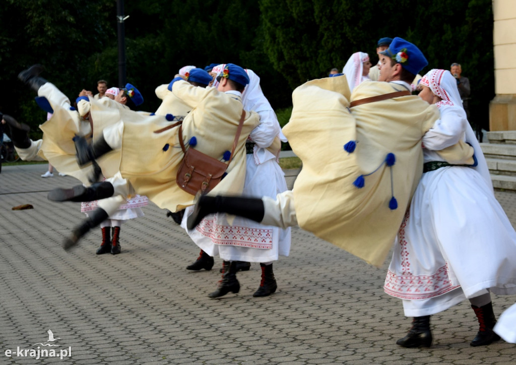 Polskie tańce ludowe i samba