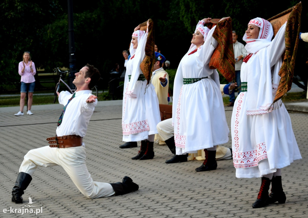 Polskie tańce ludowe i samba