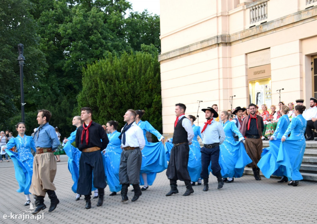 Polskie tańce ludowe i samba