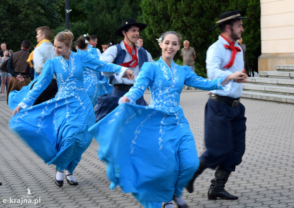 Polskie tańce ludowe i samba