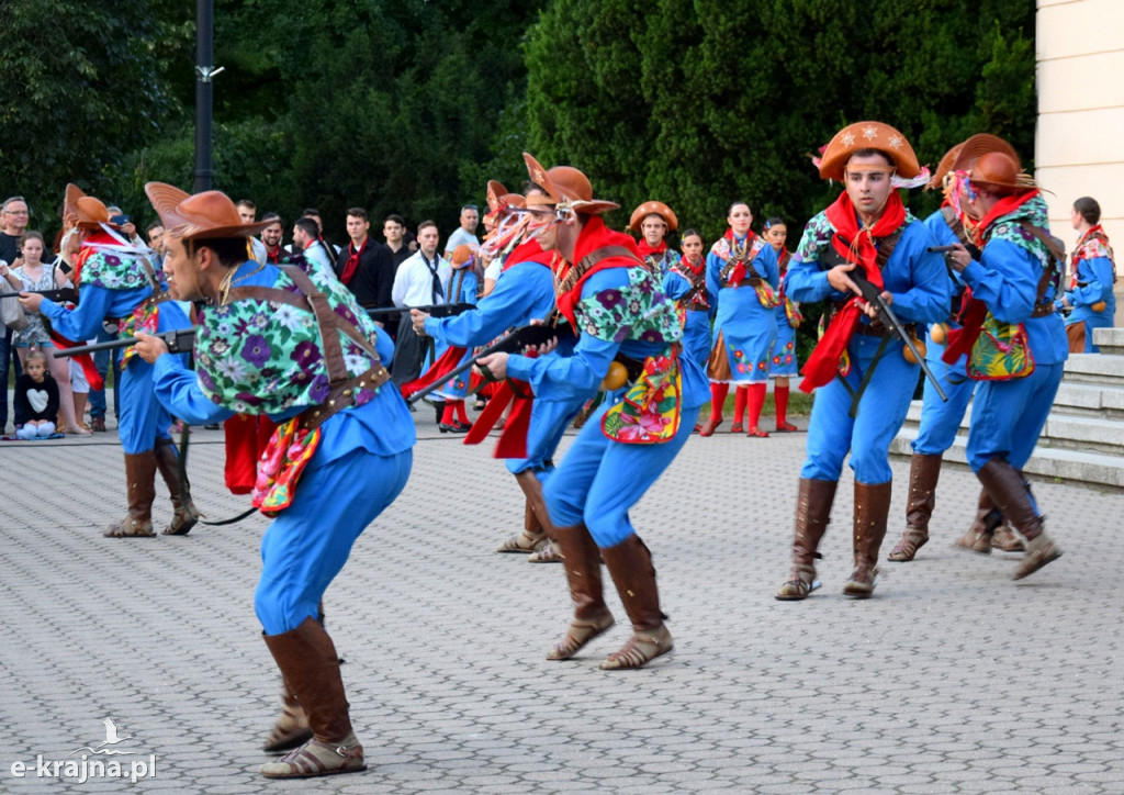 Polskie tańce ludowe i samba