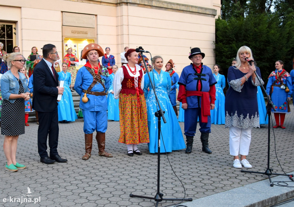 Polskie tańce ludowe i samba