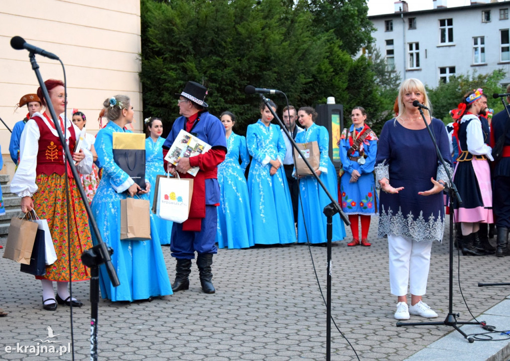 Polskie tańce ludowe i samba