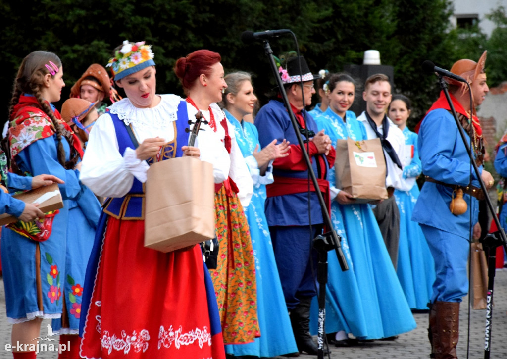 Polskie tańce ludowe i samba