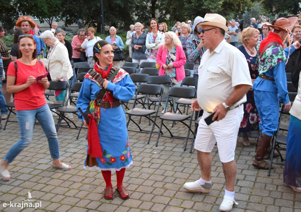 Polskie tańce ludowe i samba