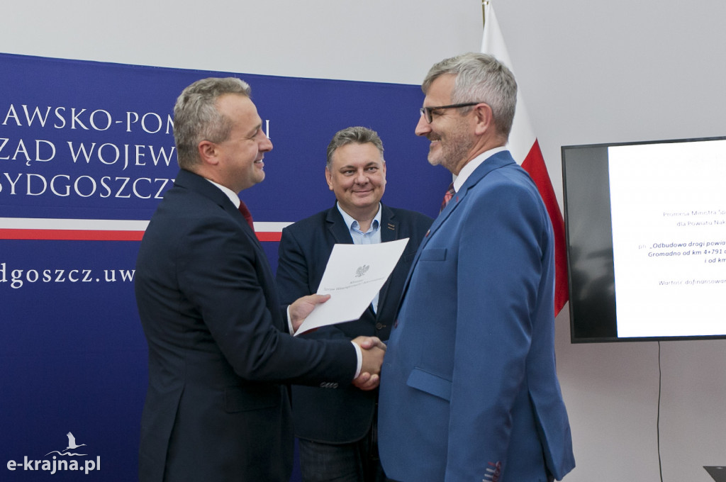Blisko 10 milionów na drogi gminne i powiatowe
