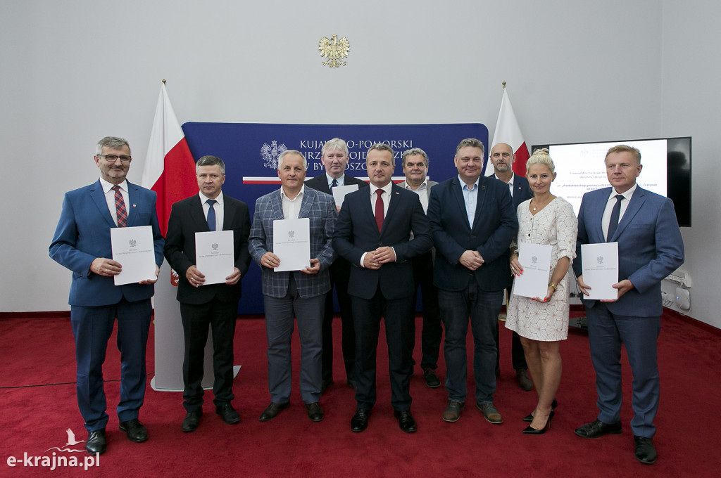 Blisko 10 milionów na drogi gminne i powiatowe