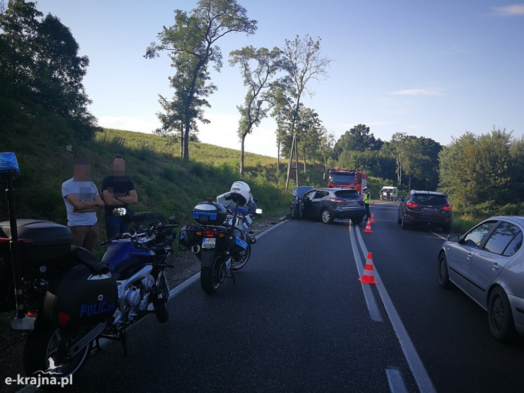 Wypadek z udziałem 3 aut osobowych