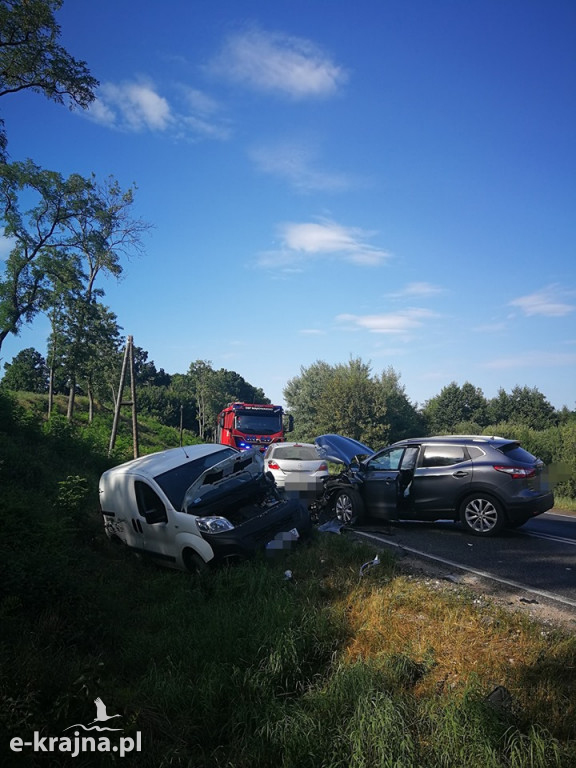 Wypadek z udziałem 3 aut osobowych
