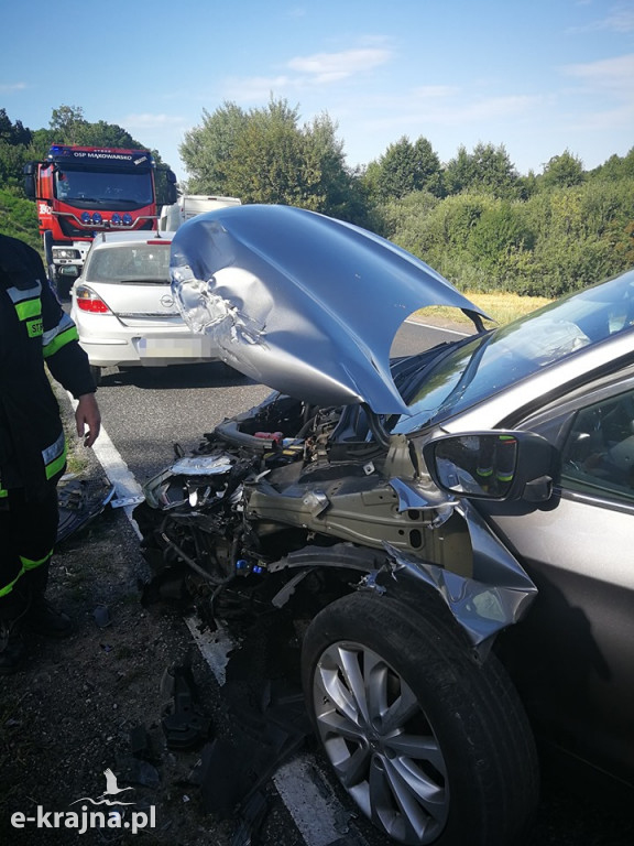 Wypadek z udziałem 3 aut osobowych