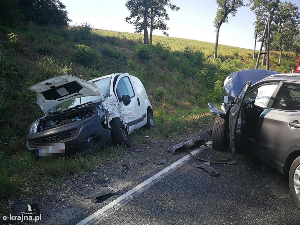Wypadek z udziałem 3 aut osobowych
