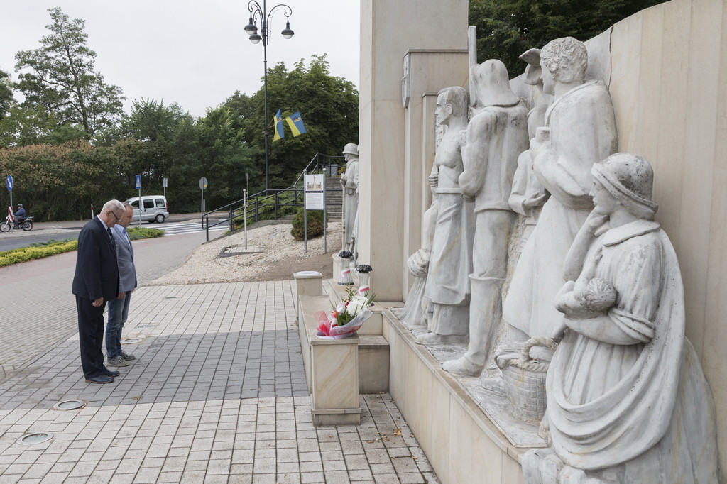 Uczczenie pamięci bohaterów Powstania Warszawskiego