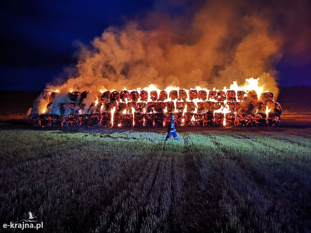 Pożar stogu słomy