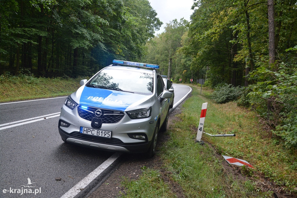 Corsa wypadła z drogi