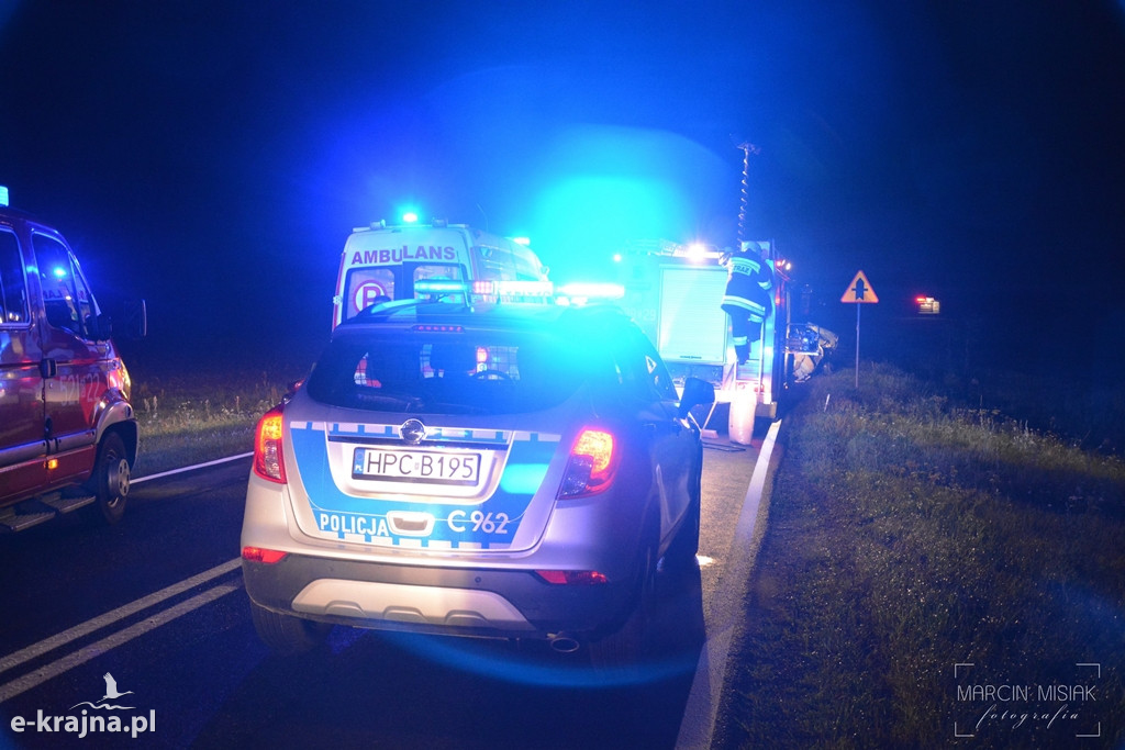 Czołowe zderzenie dwóch osobówek w Nowej Wsi