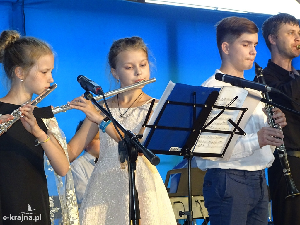Borowliańska Kryniczka w amfiteatrze nad Jeziorem Mochel