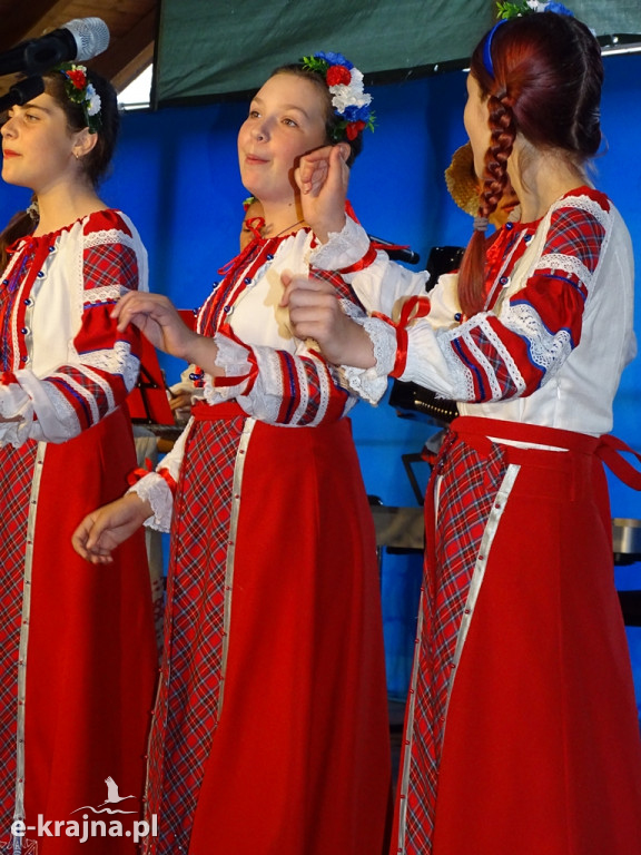 Borowliańska Kryniczka w amfiteatrze nad Jeziorem Mochel
