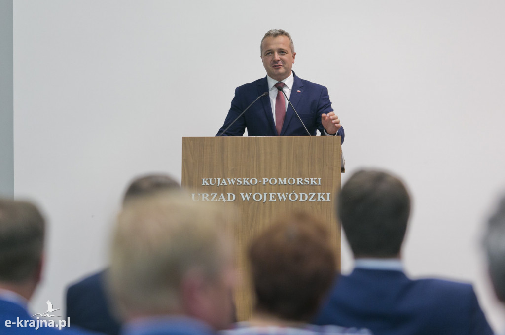 Pierwsze umowy o dofinansowanie odbudowy połączeń lokalnych