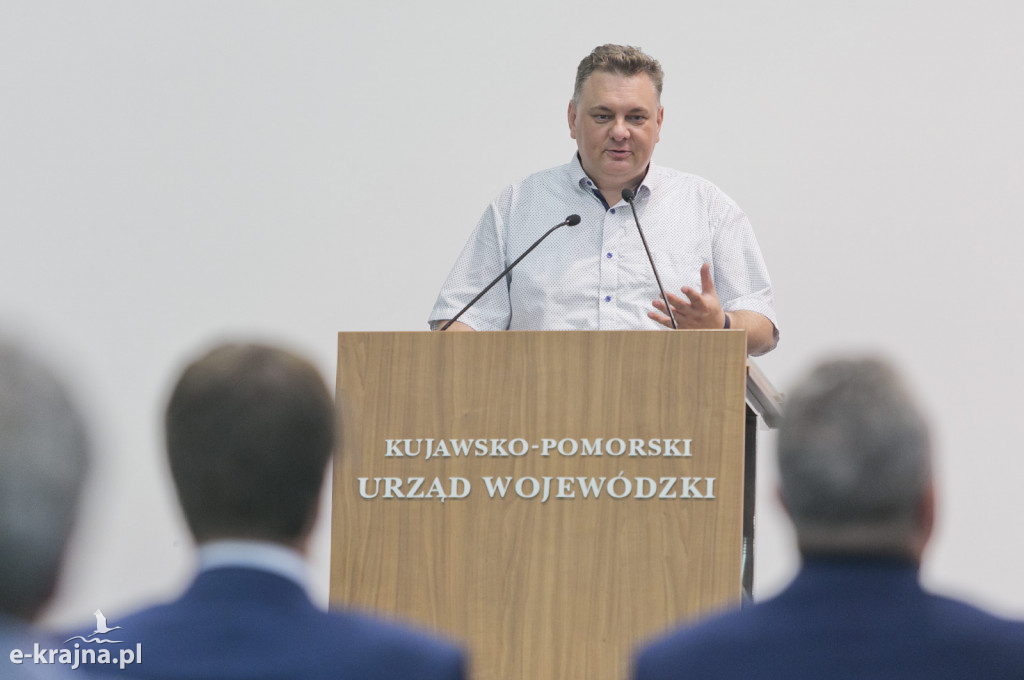 Pierwsze umowy o dofinansowanie odbudowy połączeń lokalnych