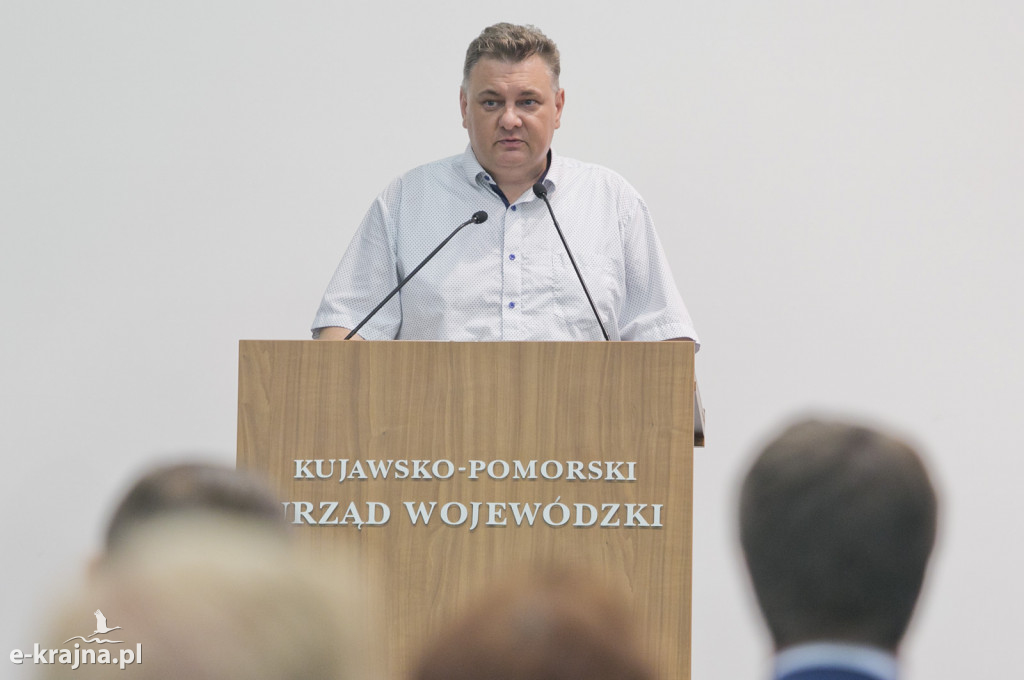 Pierwsze umowy o dofinansowanie odbudowy połączeń lokalnych