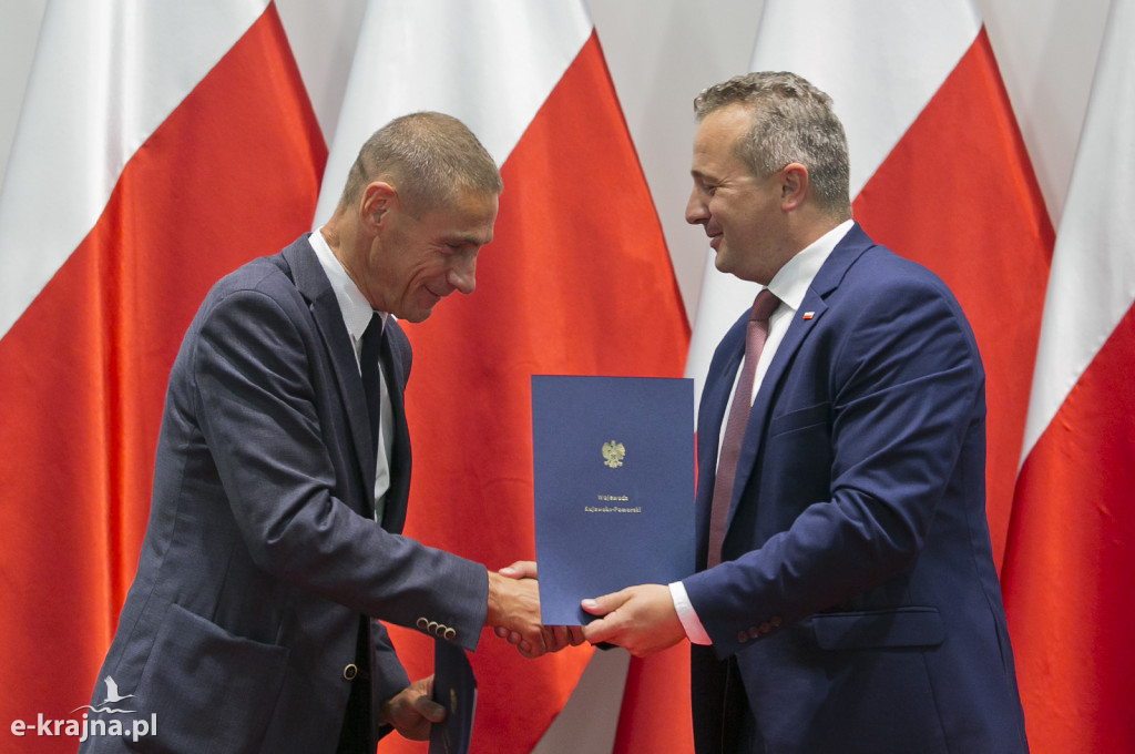 Pierwsze umowy o dofinansowanie odbudowy połączeń lokalnych