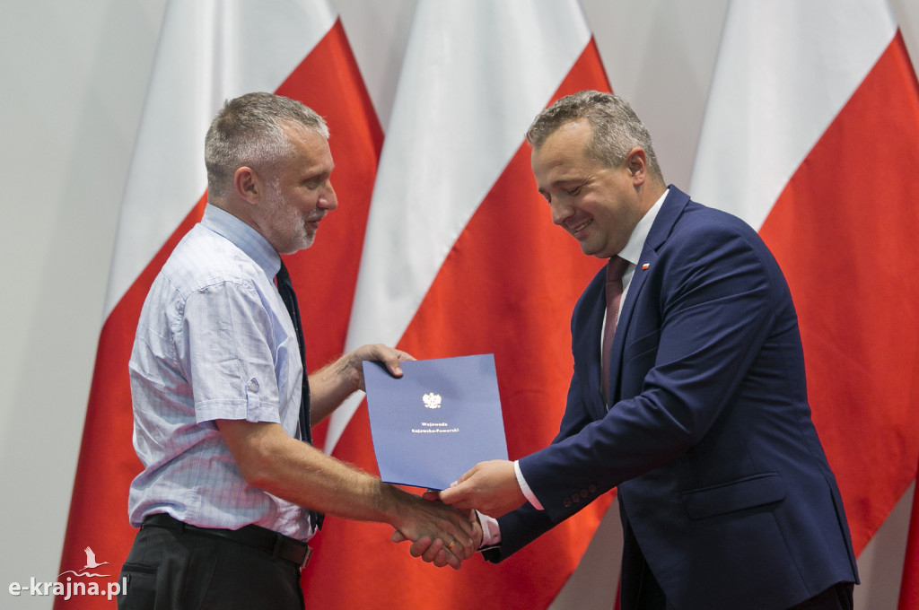 Pierwsze umowy o dofinansowanie odbudowy połączeń lokalnych