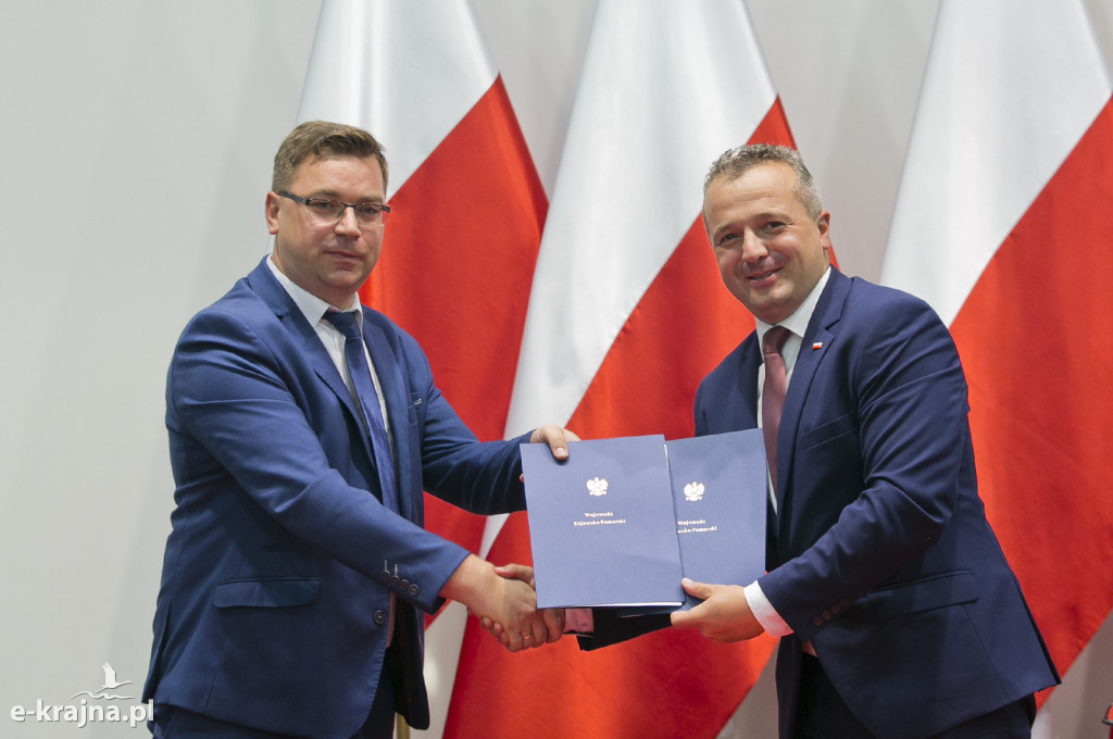 Pierwsze umowy o dofinansowanie odbudowy połączeń lokalnych