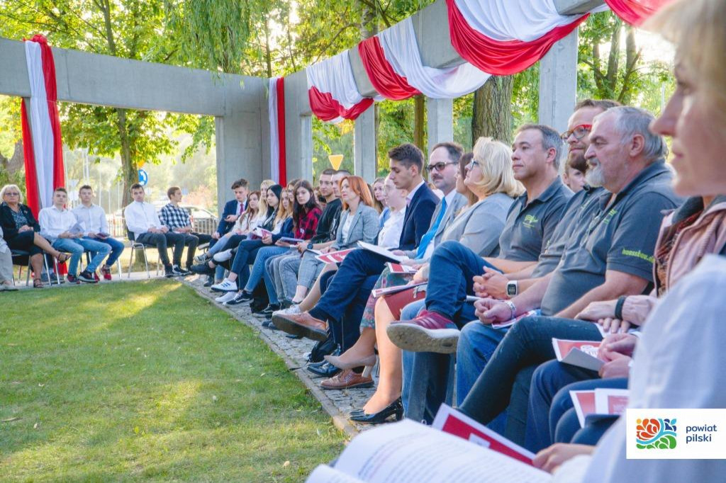 Czytanie polskich nowel przy dźwiękach katarynki