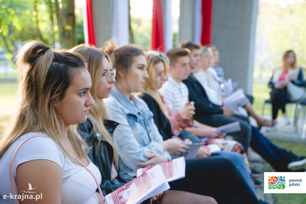 Czytanie polskich nowel przy dźwiękach katarynki