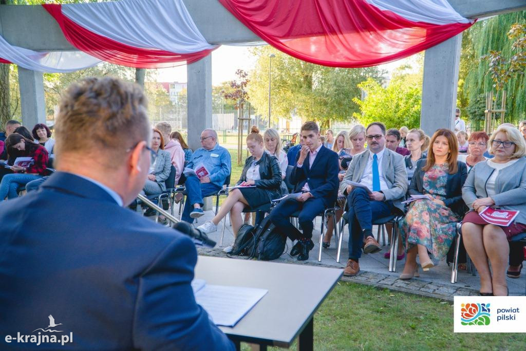 Czytanie polskich nowel przy dźwiękach katarynki