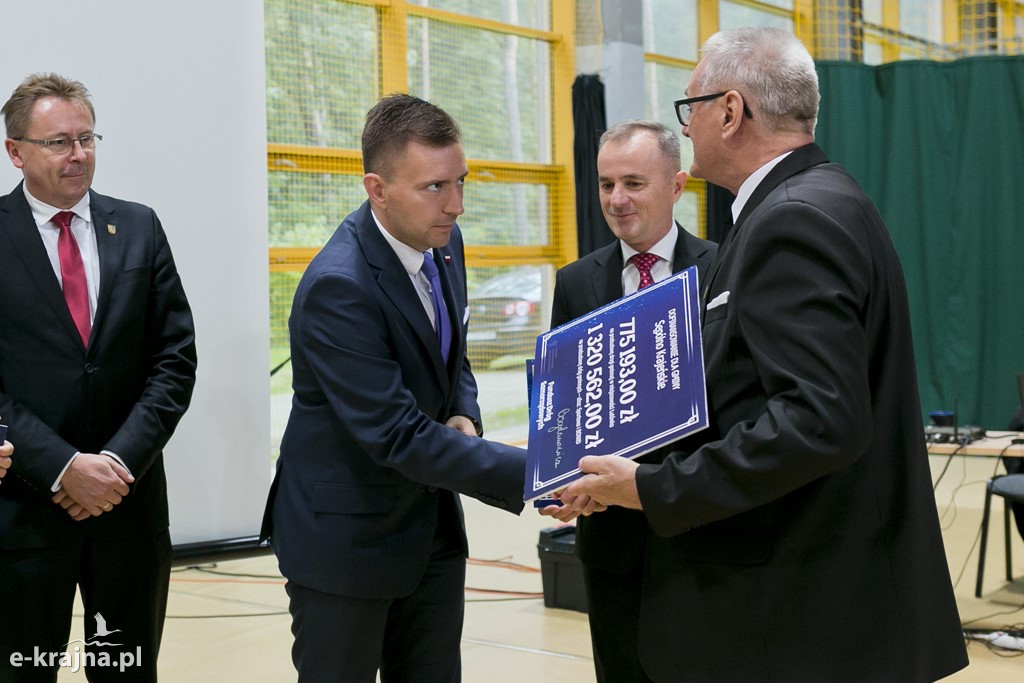 Wsparcie na remonty dróg powiatowych i gminnych