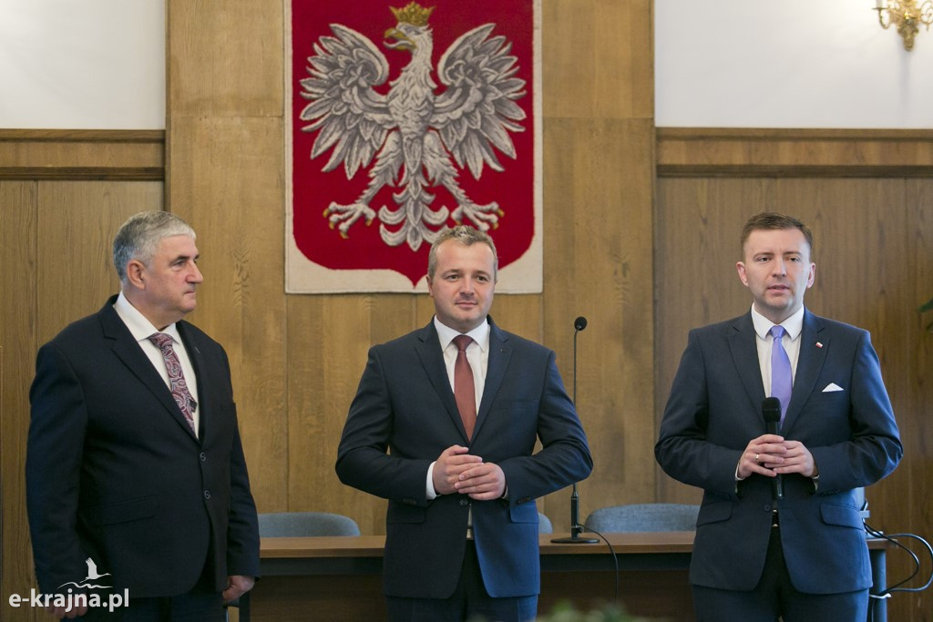 Wsparcie na remonty dróg powiatowych i gminnych