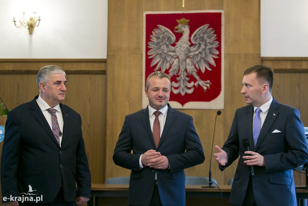 Wsparcie na remonty dróg powiatowych i gminnych