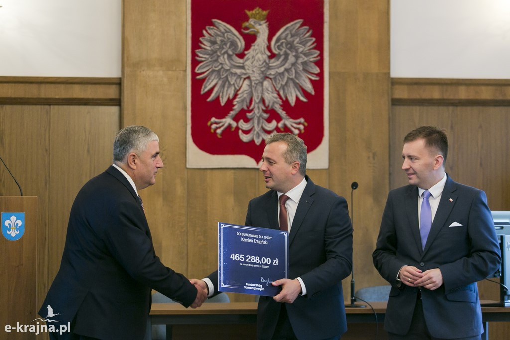 Wsparcie na remonty dróg powiatowych i gminnych