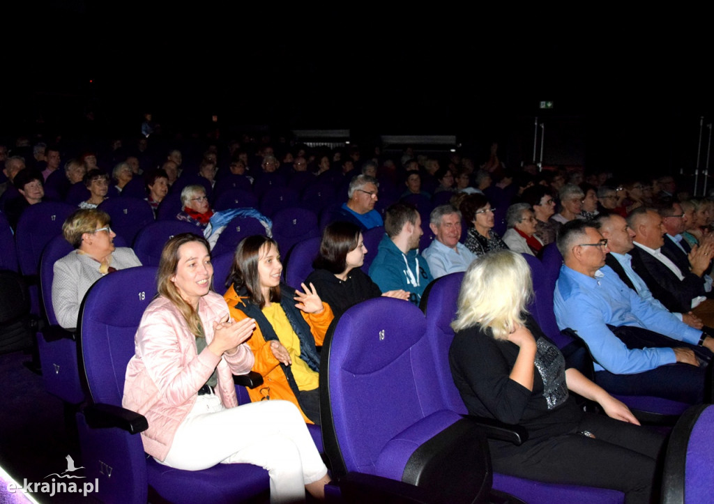Teatr Bakro w sanatoryjnej formie