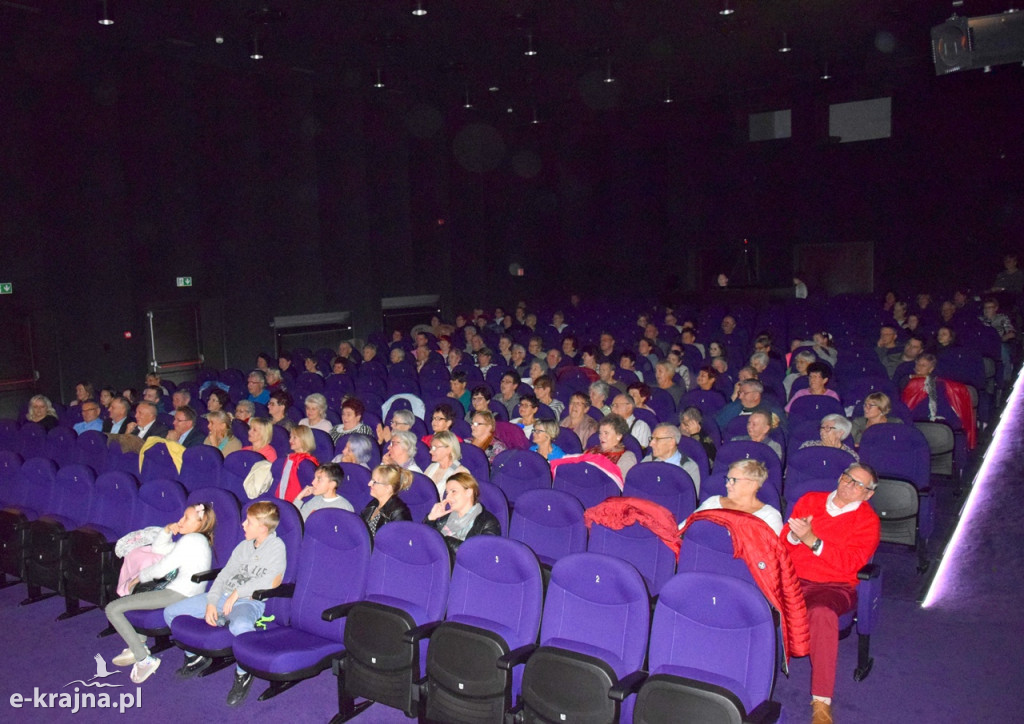 Teatr Bakro w sanatoryjnej formie