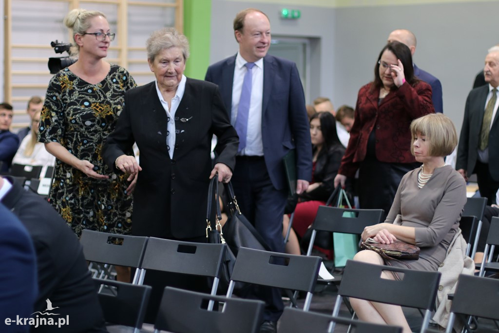 Uroczystość nadania imienia szkołom ZSCKR w Sypniewie cz. 1