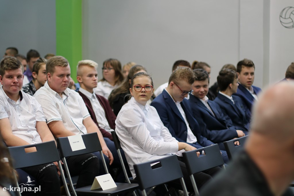 Uroczystość nadania imienia szkołom ZSCKR w Sypniewie cz. 1