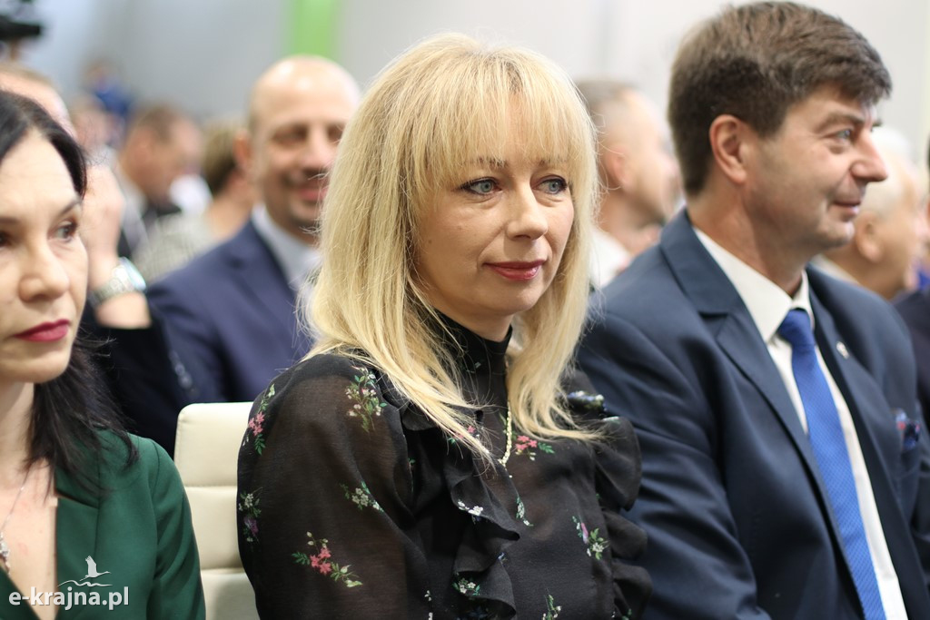 Uroczystość nadania imienia szkołom ZSCKR w Sypniewie cz. 1