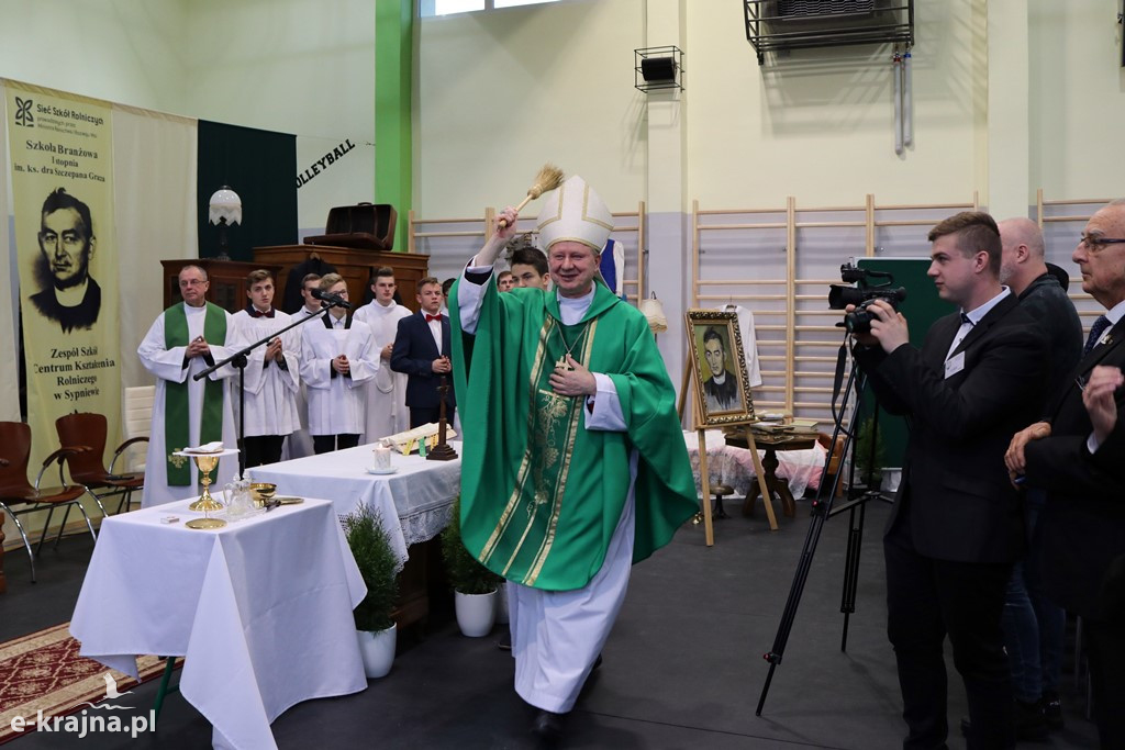 Uroczystość nadania imienia szkołom ZSCKR w Sypniewie cz. 1